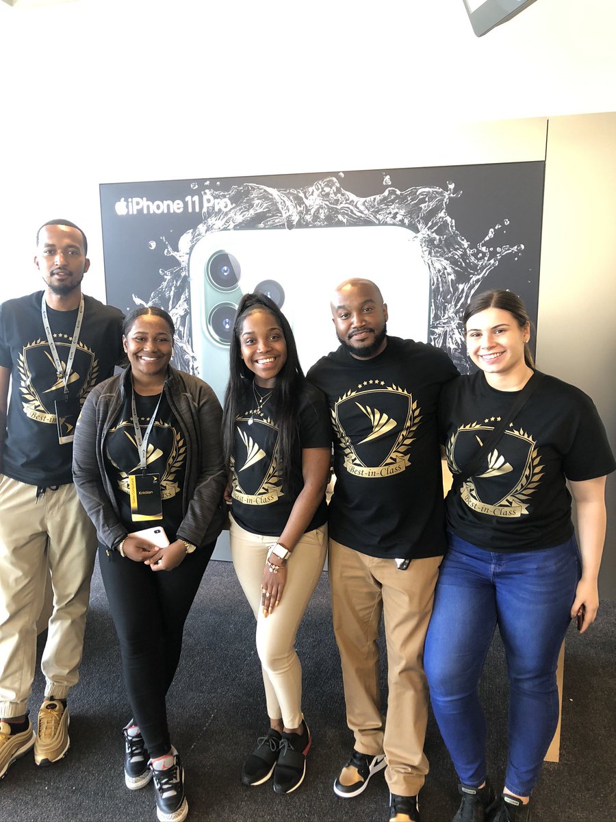 mistr201percent's tweet photo. Just thinking about not working with my team anymore got me walking down memory lane SOOOOOOOOOOOOOOOOO many awards along with soooooooooooooooo many good times #MambaForever  #MattesonMamba #A_Tier #Sprint https://t.co/bdY0xL9PDY