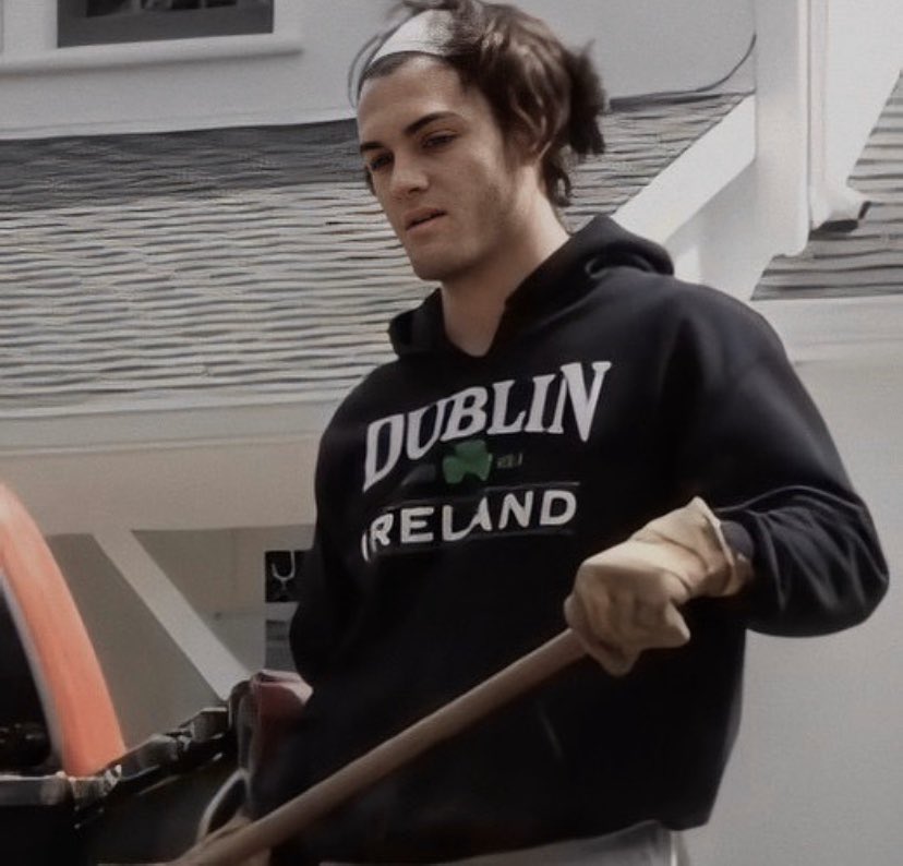 aesthetixdolxn's tweet image. How did I not notice🥺
#graysondolan #4ou #DolanTwins