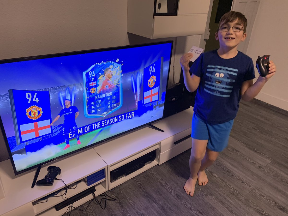 kaya979's tweet photo. #2Mayis ....Bunlar da 2 Mayis hatirasi... 😂😂🥳 @ahmet5alkaya @FutTorun @FUTMuhendisi @FuTRist_ @FifaCoinTicaret @FutMerkez #FIFA20 üst üste iki Muhtesem gece 🔥🔥🔥 https://t.co/PoF0j2bj8M