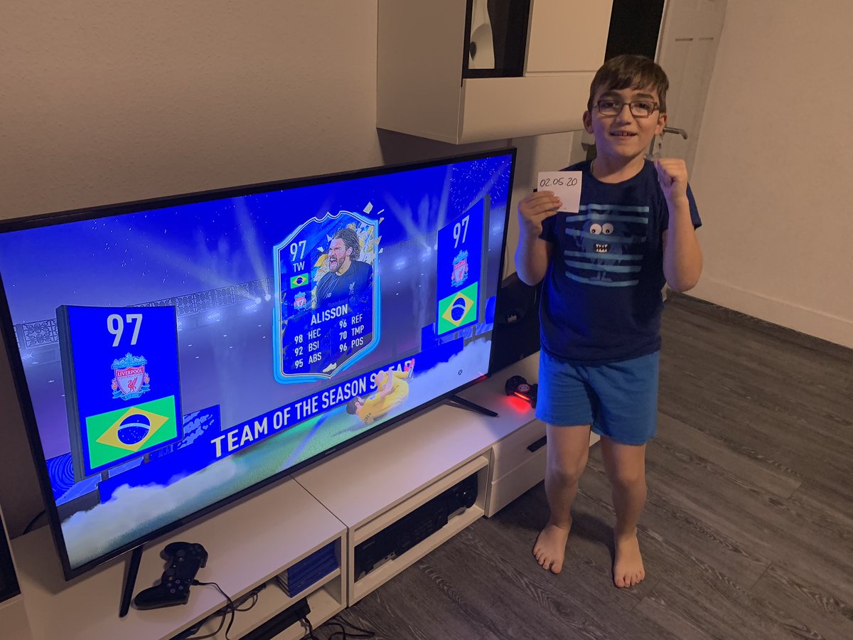 kaya979's tweet photo. #2Mayis ....Bunlar da 2 Mayis hatirasi... 😂😂🥳 @ahmet5alkaya @FutTorun @FUTMuhendisi @FuTRist_ @FifaCoinTicaret @FutMerkez #FIFA20 üst üste iki Muhtesem gece 🔥🔥🔥 https://t.co/PoF0j2bj8M