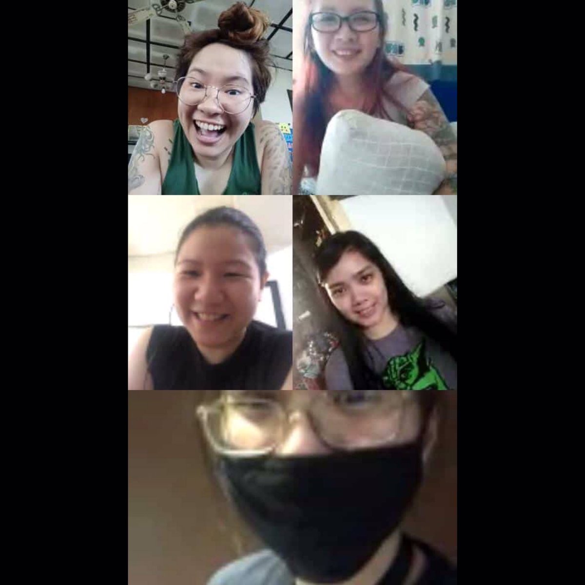OdeToLaLuna's tweet photo. Joining the virtual world. 😹 https://t.co/npXVdMGEcb