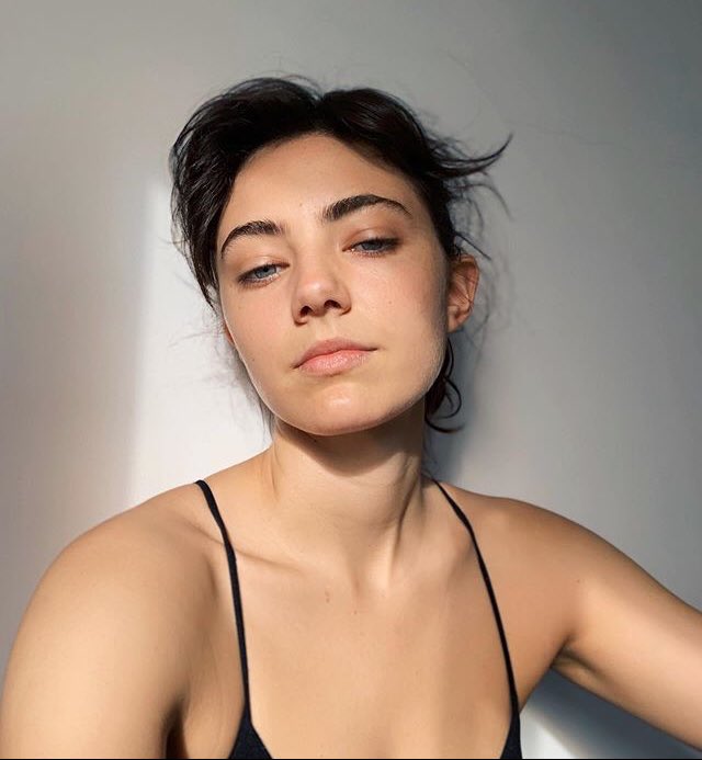 _edgeof17's tweet photo. Tengo los ojos más cerrados que abiertos. https://t.co/Sko44hhK9a