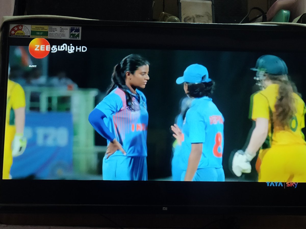Manimadurai0505's tweet photo. எங்க அப்பா இந்தியா தோத்துருச்சுனு அழுதாரு சார்., நான் எப்டியாச்சும் கிரிக்கெட் விளையாண்டு எங்கப்பாவ சந்தோஷ படுத்தனும் சார் #Kowsi
Most favorite Film #Kanaa 🏏
@aishu_dil @Arunrajakamaraj https://t.co/TYjrVGMPKj