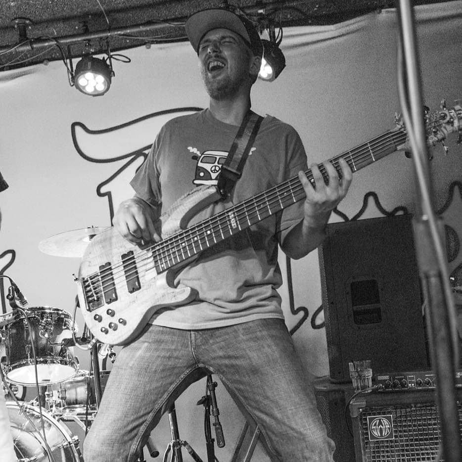 glowlilyx20's tweet photo. Yo! Its the bass man's birthday today! Go show Jacob some love! GO JABOC! GO JABOC! Happy birthday brother 🎂
#twopeace #twopeacemusic #jaboc #gojaboc #bassman #birthday #happybirthday #music #reggae #hiphop #newmusicsoon #felizcumpleaños #earthstron #bigup #onelove https://t.co/meInBL3X19