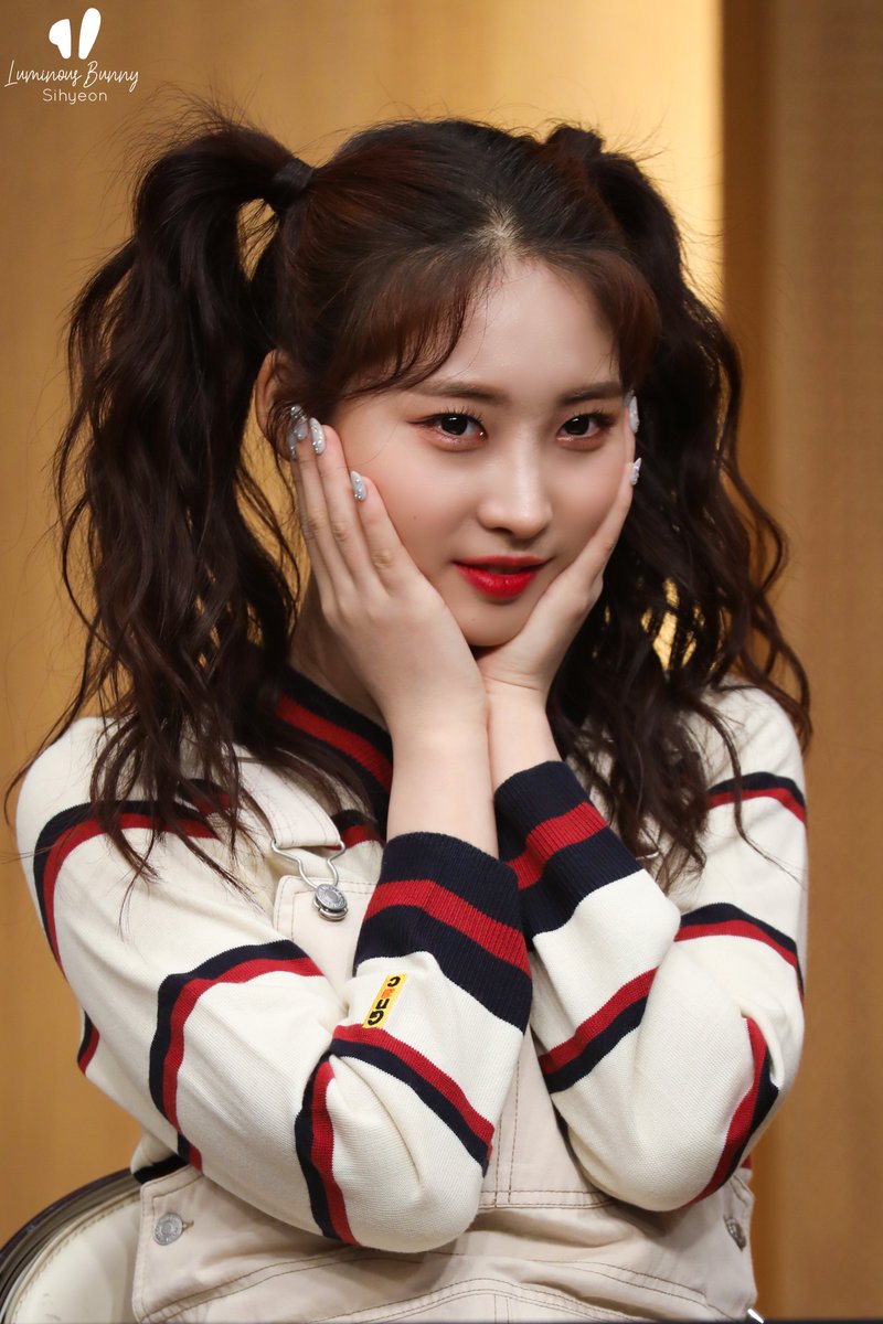 Luminous_Bunny's tweet photo. 191012 HQ

그녀가 너무 보고 싶다 🥺 

#김시현 #시현 #SIHYEON #KIMSIHYEON #에버글로우 #EVERGLOW  #ADIOS #EVERGLOW_ADIOS
@EVERGLOW_twt https://t.co/LgLmAbiItJ