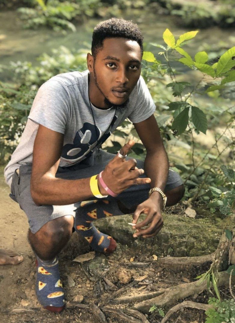 frontrunner tweet media