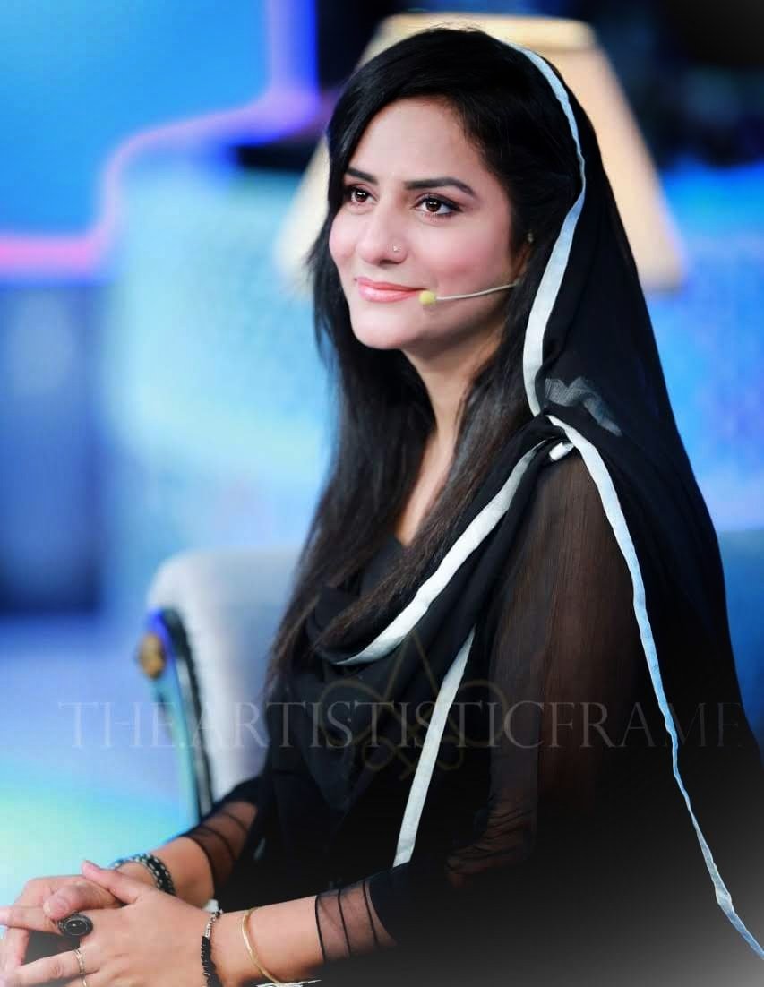 uffairaas's tweet photo. Throwback to #Ramadan_19
#Baran_Rehmut #Ishq_Ramazan
#uffaira
#Uffaira_Anis_Saad
#Celebrity_Nutritionist #Nutritionist_Uffaira #Celebrity_Expert #Pakistans_Expert #Home_Expert
#uffaira #style #trendsetter #stylecreator #decent #elegant #Classy
#expert #experties #education https://t.co/q9m6qau7M2