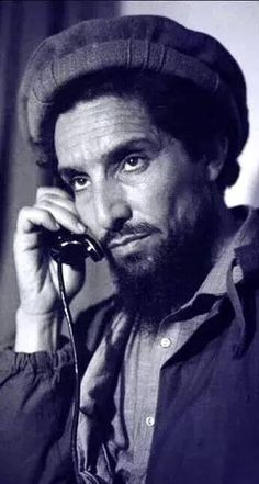 Ahmad Shah Massoud speaking French. He studied at Kabul´s French Lycee.