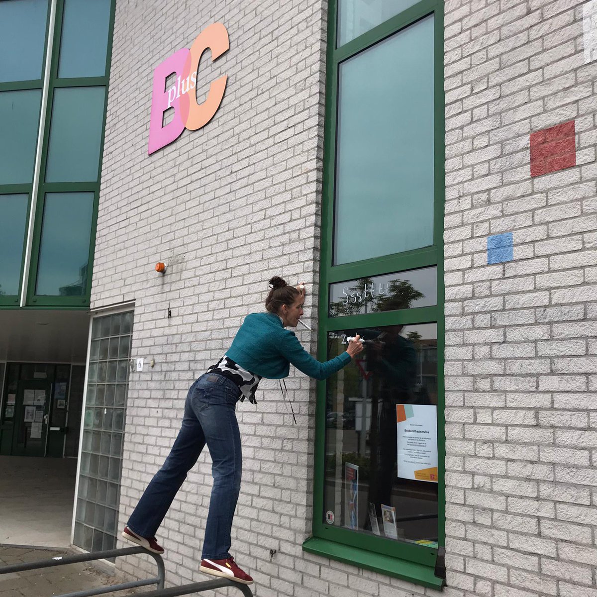 marianne_velzen's tweet image. Wat een gezellige middag @nikikoutouras en wat een mooie combi van mijn gedichten én jouw tekeningen! #gedichten #leiden #bplusc #cultuurcoaches