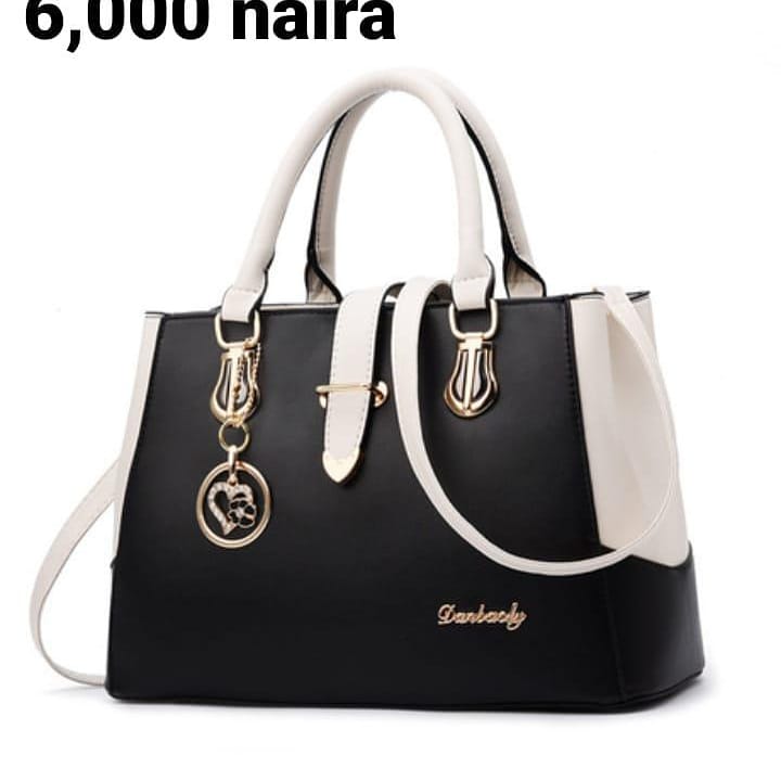 KorrectStore's tweet image. These beautiful bags were made just for you..! 
Why don't you grab yours today and improve on your fashion. 
Get a beautiful bag and let that beautiful outfit look amazing on you. 
#korrectstore 
#bags 
#affordablebags 
#fashion
#nollywood 
#naijababes 
#naijamums 
#nigeria