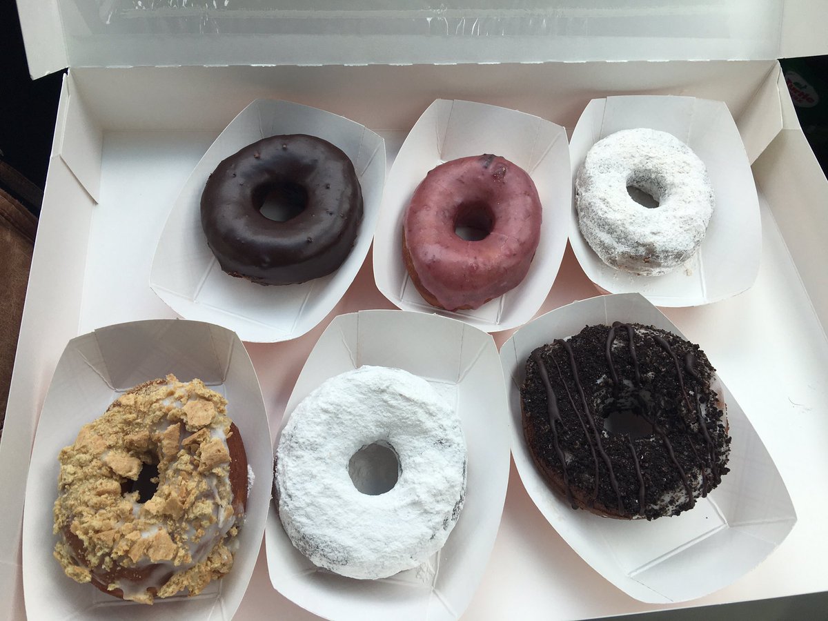 stephanielynnj's tweet photo. Hey #Rockaway if you haven’t tried #Bernadettes donuts yet, you are missing out! Help a small business out by eating more donuts!!!  #RockawayBeach 🍩 pictured:  choc frosted, mixed berry, cinnamon sugar, NY cheesecake, powdered &amp; Oreo cheesecake. https://t.co/X4vRPc4MLW