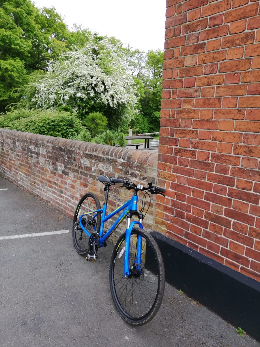 PHentsch's tweet photo. My new bike!! 😍Thanks so much @Halfords_uk https://t.co/q79sPRzCNm