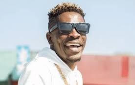 Who's the better singer?

Retweet for Davido
Like for Shatta Wale

#ghanavsnigeria #ghanavsnaija