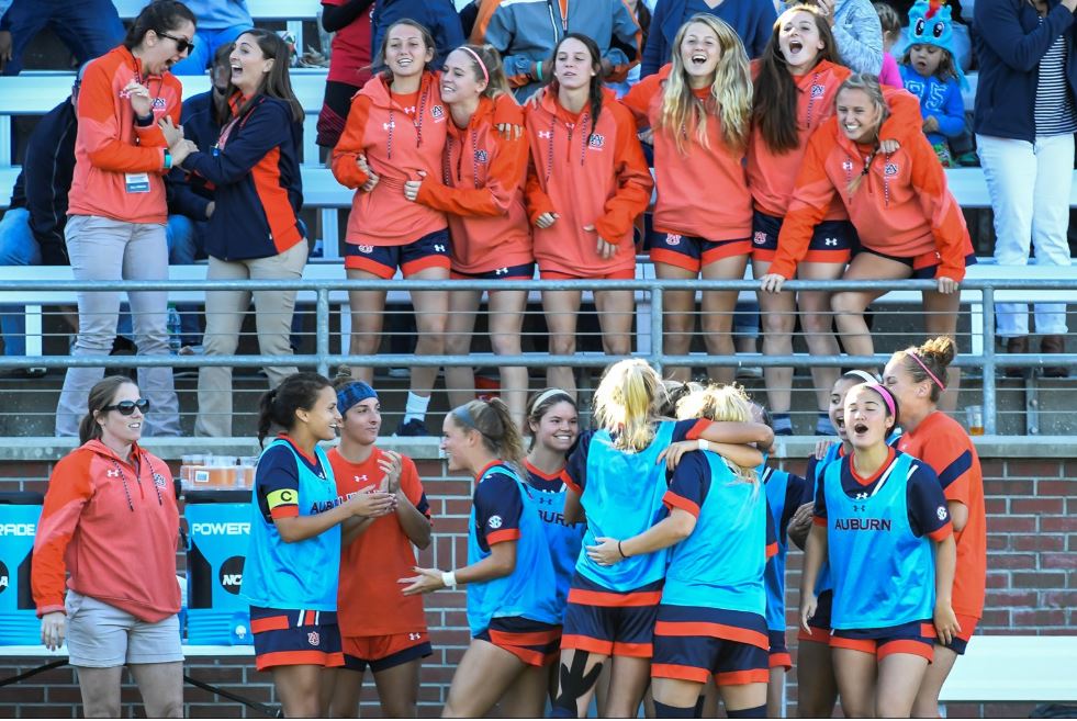 AlyxScott1's tweet photo. *End of Thread* 

Anyone who was able to watch this team play in 2016 knew that this group of women were special

I am honored to be a part of this team (and always roast my teammates) 

Can't wait to be back on the plains with my people for our Ironbowl Tailgate

#WarEagle https://t.co/hMB9QEU3sk