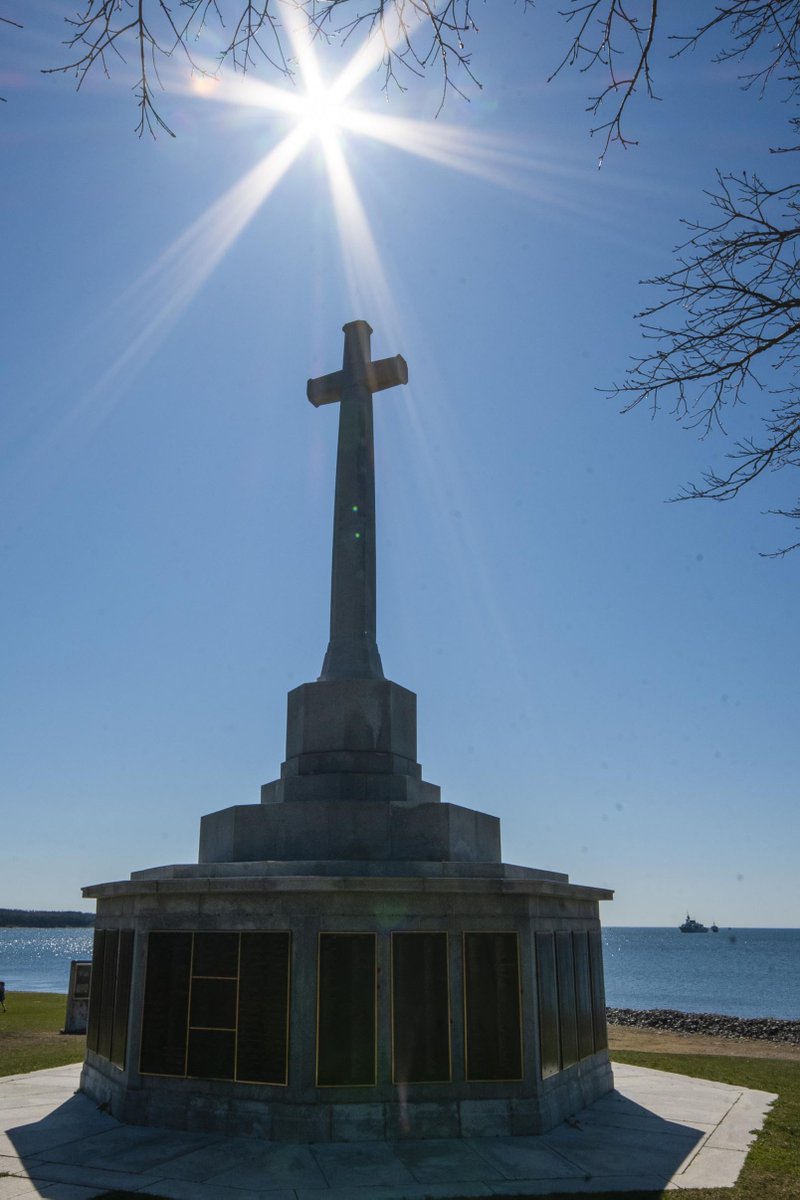 MRC_FMARA's tweet photo. Câest aujourdâhui le 75e anniv. de la fin de la bataille de lâAtlantique. Songeons Ă lâhĂ©roĂŻsme, au service et aux sacrifices de ceux qui ont luttĂ© pour la paix et la libertĂ© et Ă ceux qui ont pĂ©ri en mer. Pensons aux vĂ©tĂ©rans qui se sont battus pour notre libertĂ©. #BatAtl75 đšđŠâïž https://t.co/5tUvnCCqhN