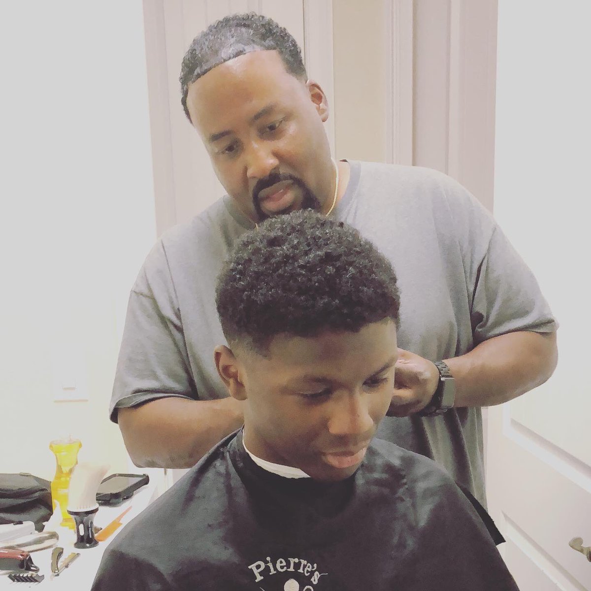 EPEliteHoops's tweet photo. 🙏🏾 The entire EP Elite Family sends our thoughts and prayers out to the family of one of our own EP Elite coach Kendall Pierre. His love for helping these young boys was truly genuine.  He truly will be missed. ❤️🙏🏾🙏🏾 https://t.co/46nL12X3YW
