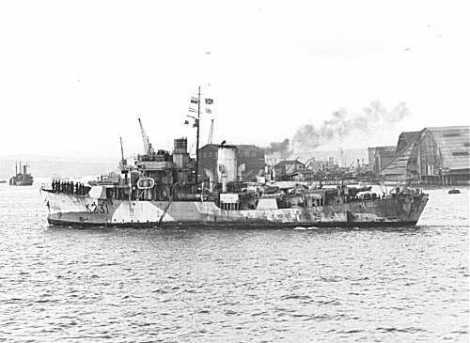 MarineRoyaleCan's tweet photo. Nov 20 1943- Les NCSM CALGARY (K231) et SNOWBERRY et le HMS NENE attaquent et coulent le sous-marin allemand U-536 avec des grenades sous-marines et des tirs de canon, au nord des Açores. #BatAtl75 @RLitwiller https://t.co/kjqsvkZymJ