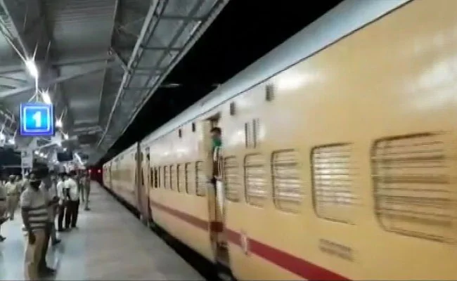 ndtv's tweet photo. #Opinion | PM Cares Fund should pay for migrants' trains home -  by Brinda Karat 
https://t.co/izH49jz3Z7 https://t.co/rNtGdj08Ug