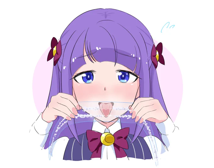 ケーキのフィルムを舐める香久矢まどかさんです