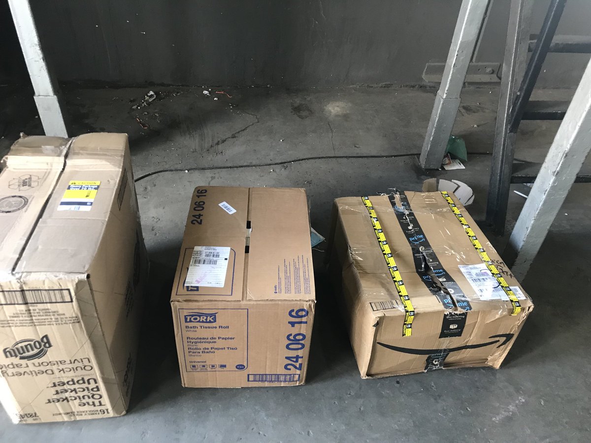 HubWoosta's tweet photo. Worma Sunday Sort Safety! Which Pkg May require a team lift? CHSP sup Dennis engages employees to figure out which ones, why, and if unsure how to figure it out to prevent injury. #ned8keys ⁦@safetyfirstNED⁩ https://t.co/CF4QibVgX9
