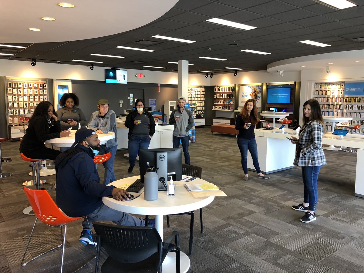 Welcome Back meeting at Sheridan Drive Store.  20 question Ice Breaker via Kahoot.  RSC Lisa was the Kahoot Champ...@CamisBUFF @-TonyD_att <a href="/DFraser0107/">Don Fraser</a> @oliveiramikeO <a href="/DennisJFosterJR/">Dennis Foster</a> <a href="/marcellobenny/">Benjamin Marcello</a>