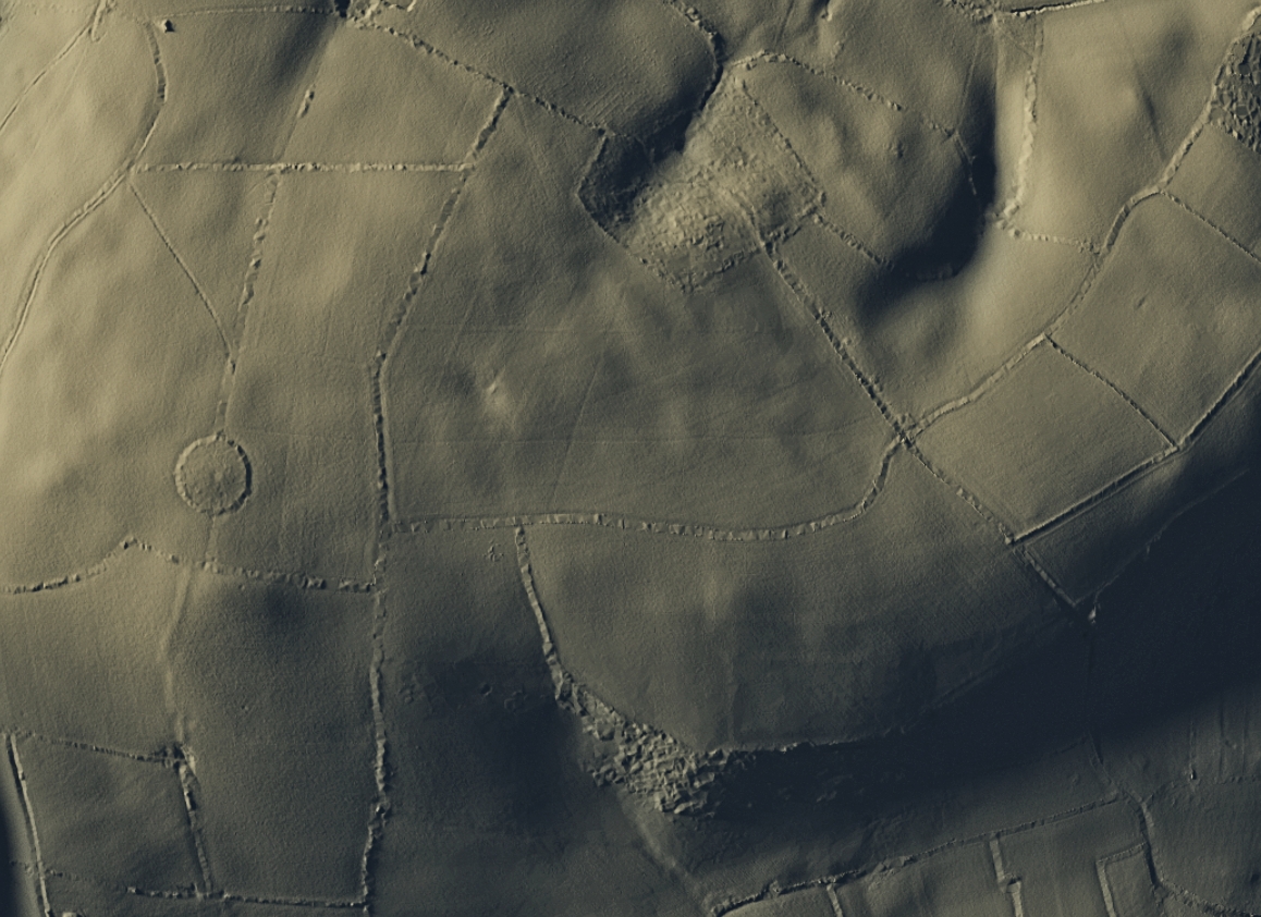 Good to see  #LiDAR getting more use / coverage ... "Lost Bronze Age hill forts discovered in Devon"  https://www.devonlive.com/news/devon-news/lost-bronze-age-hill-forts-4091969. That's Windmill Clump  https://www.heritagegateway.org.uk/Gateway/Results_Single.aspx?uid=MDV123583&resourceID=104 - the question for me tho' - is what's been happening in the adjacent fields to mark them quite so evenly?
