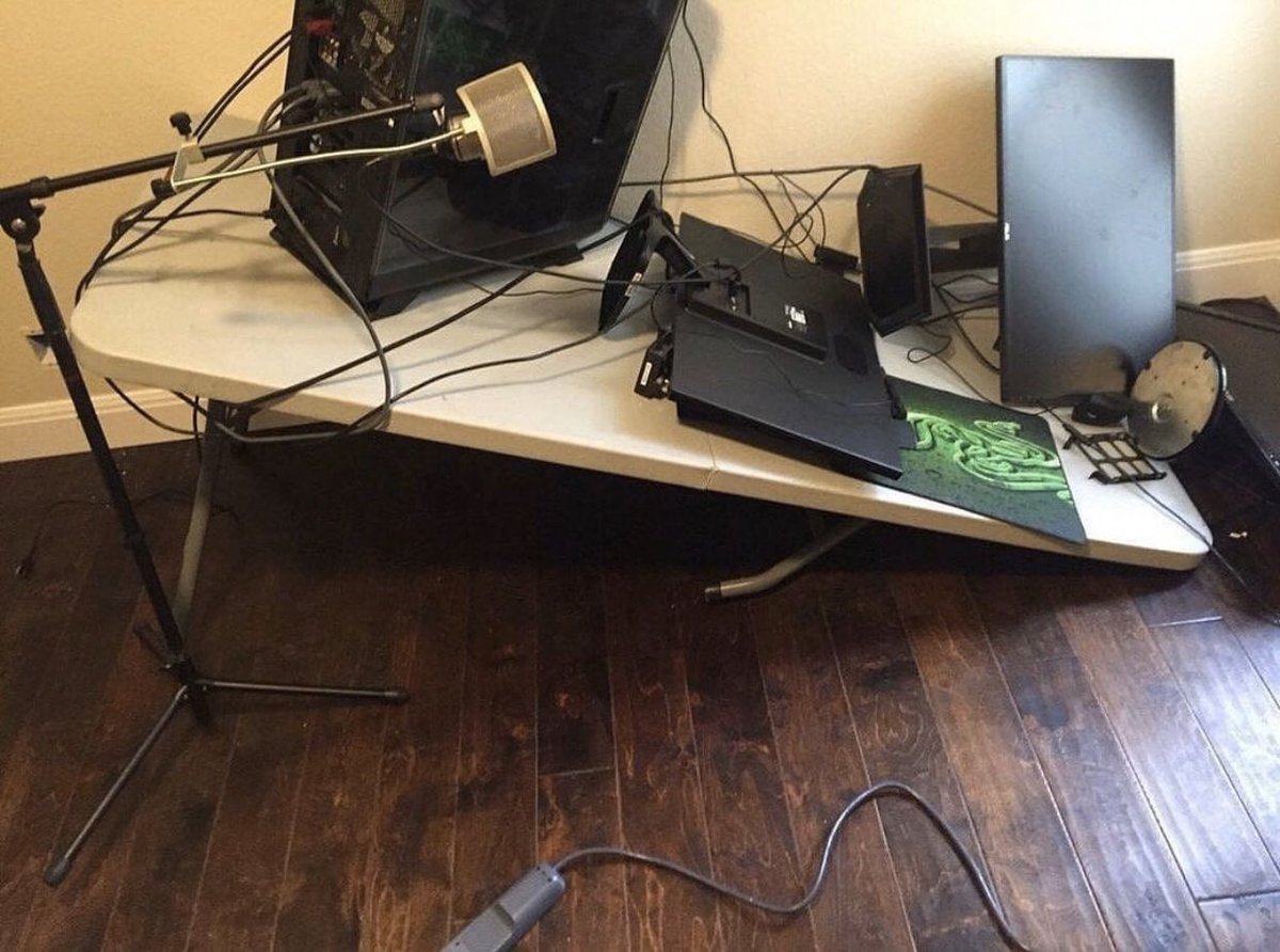 OperatorGinge's tweet photo. I got pushed by a full team of Snakeshots... https://t.co/0wwYRmLQ78
