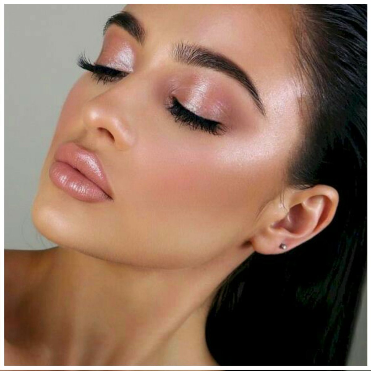 divadrobe's tweet photo. Liquid Matte Eye Shadow that gives a perfect look of your eyes in summers😇
#fashionista #fashionstyle #fashiondesigner #outfitideas4you #fashionistas #lipshades #lipsticks #lipcolors #lipsticklover #lipgloss #mattecolors #mattefinish #mattelipstick #mattevelvetskinfoundation https://t.co/Bph7CKpzRf