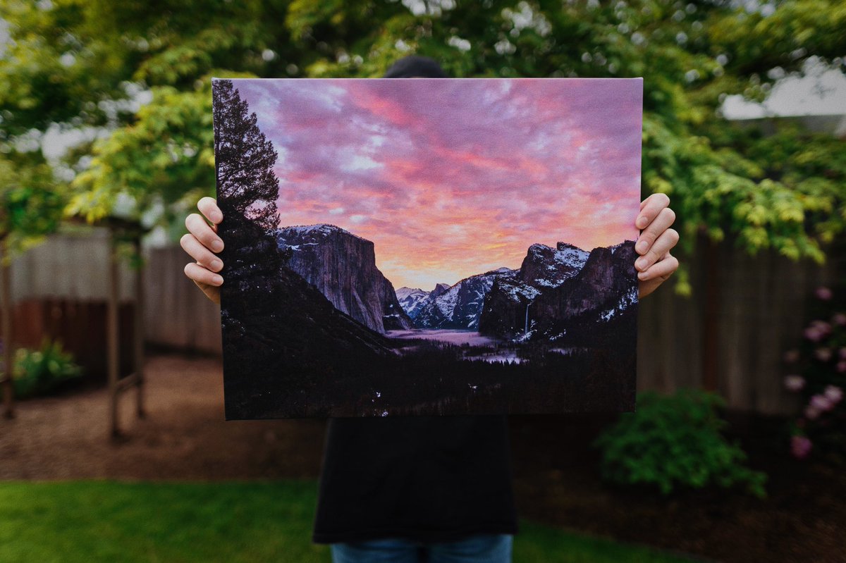 *GIVEAWAY* as a thank you for 10k i am going to be giving this canvas to one of you!

all you gotta do to enter is retweet this &amp; follow me 

winner will be chosen on wednesday, may 6th

thank you guys ❤️