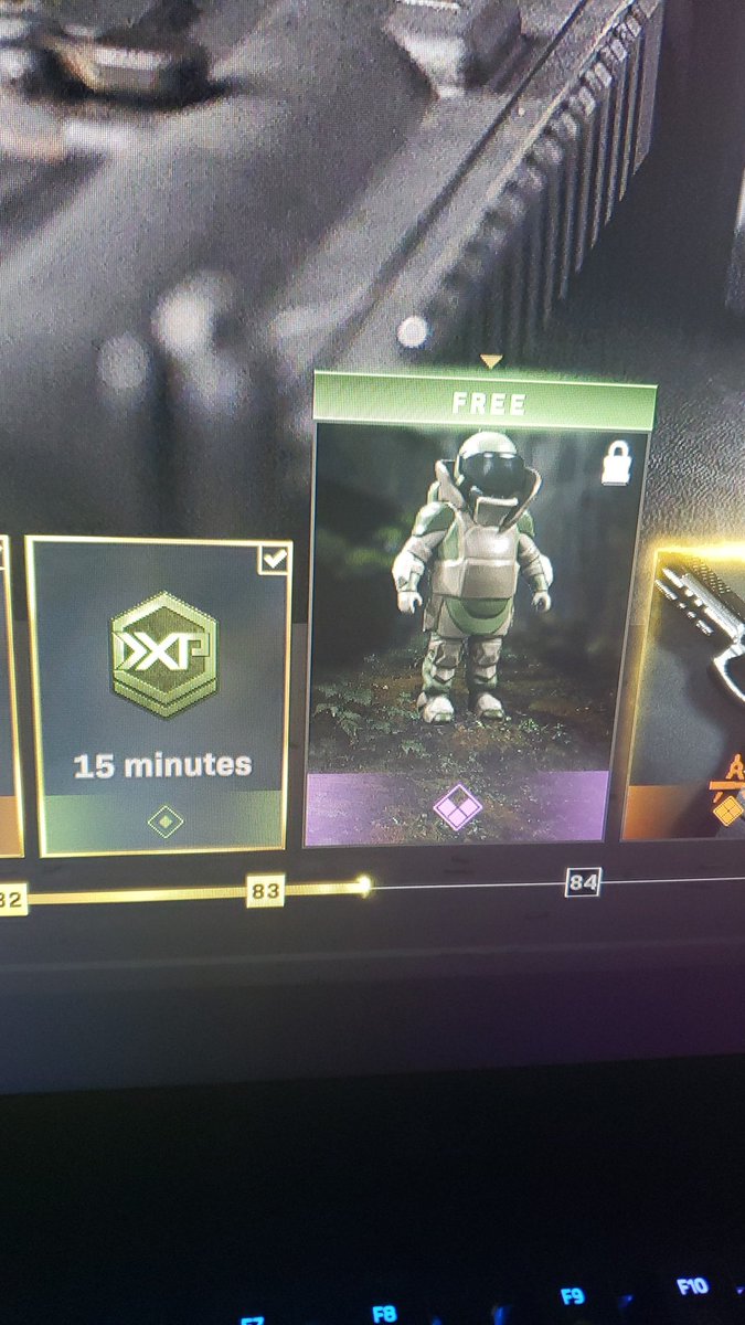 _jasonRobert_'s tweet photo. Is there a reason COD MW is making me level up my battle pass through the free tiers instead of giving them to me? @CallofDuty @Activision #battlepass #callofduty https://t.co/4DRbVKyYCj