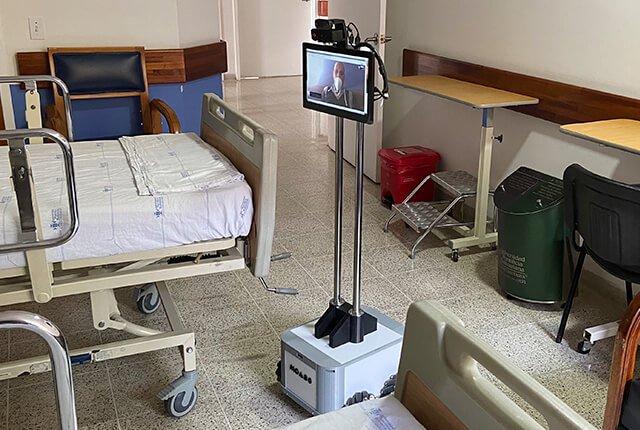 Investigadores del Sena en Medellín crean robot para atender a pacientes con coronavirus en Medellín - bit.ly/2W07FTl