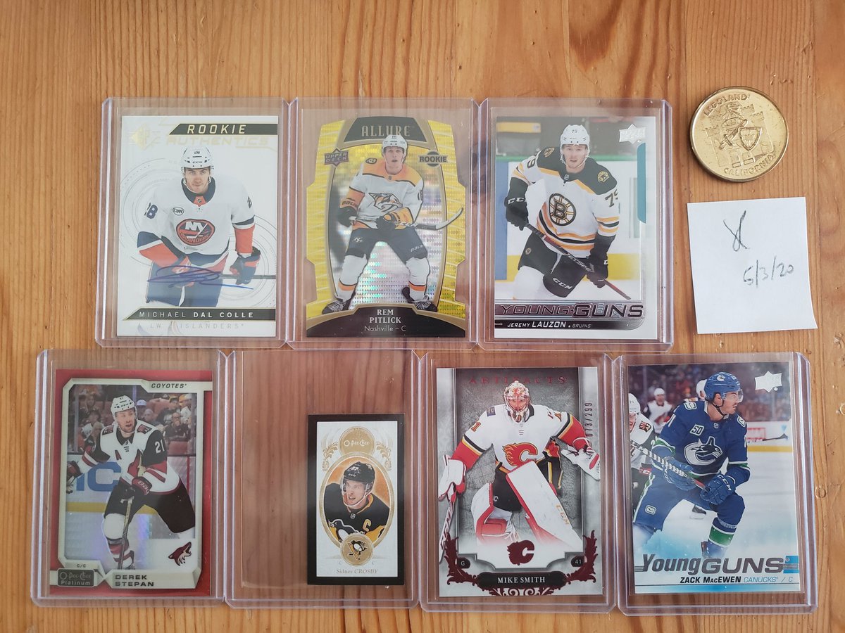 SeattleZero5er's tweet photo. Time for a #PayItForward #Rak giveaway! Thanks again to @chrishert1 for his wonderful RAK - I want to pay it forward and offer this mixer of YGs, numbered and auto card! Just like and retweet to enter. I'll leave this open till Tues evening. Good luck all and keep the RAK going! https://t.co/Sd86asejht