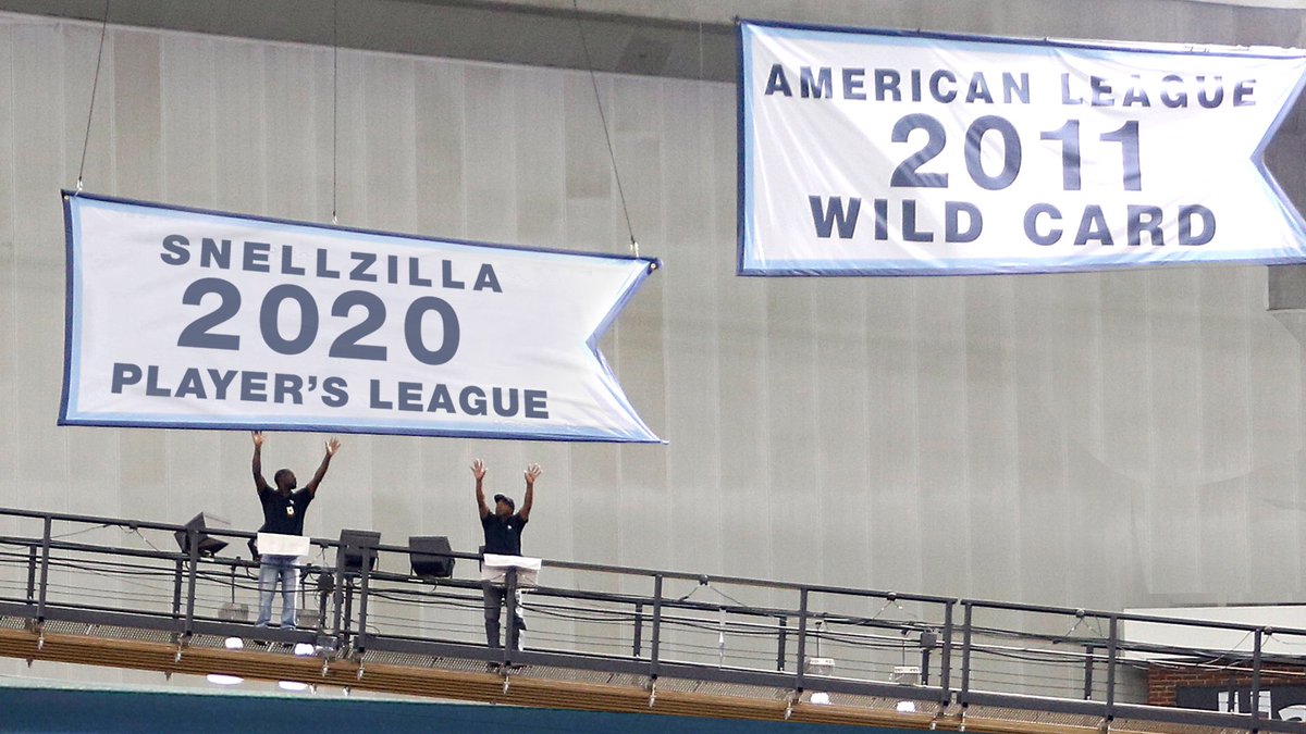 RaysBaseball's tweet photo. Raise the banner. https://t.co/Nlb2xJX7Vp