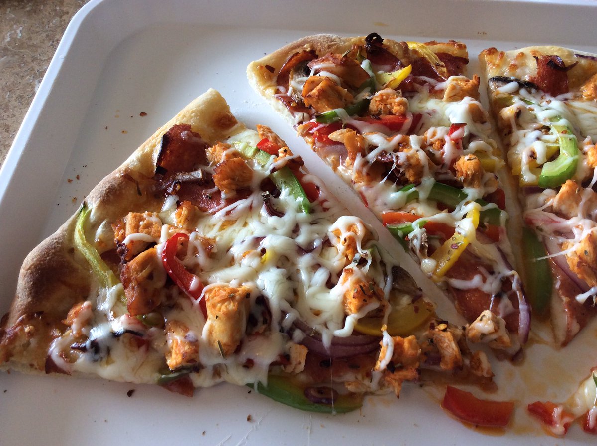 ireland_solar's tweet image. Had a nice pizza 🍕 this evening. Eyes were bigger than the tummy. Made from scratch #pizza #peterfa #covid19ireland The good thing is. We have had no poor quality fast food since lockdown