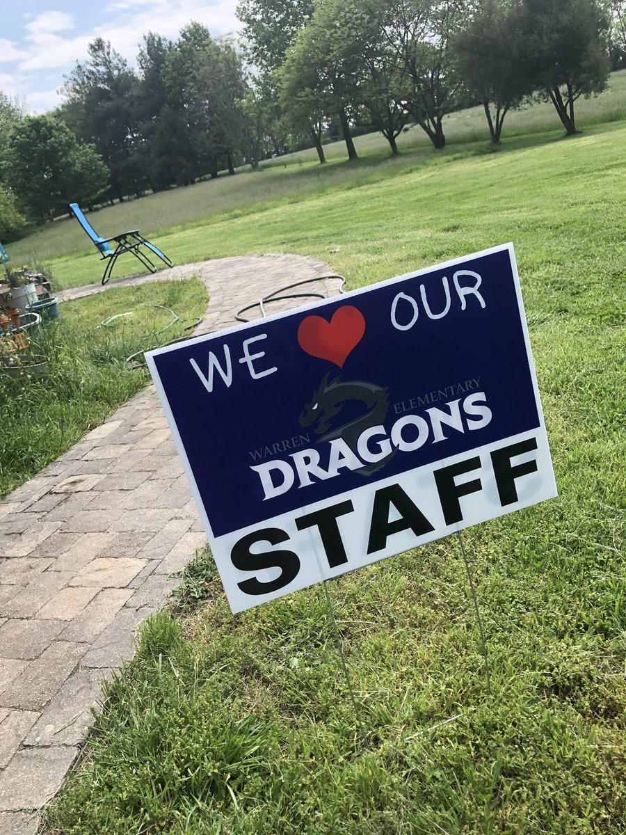 deemart17's tweet photo. Love my school, my colleagues, my students!   #WEProud @deemart17 @Warren_Elem #Dragonproud https://t.co/YPqivqZTBz