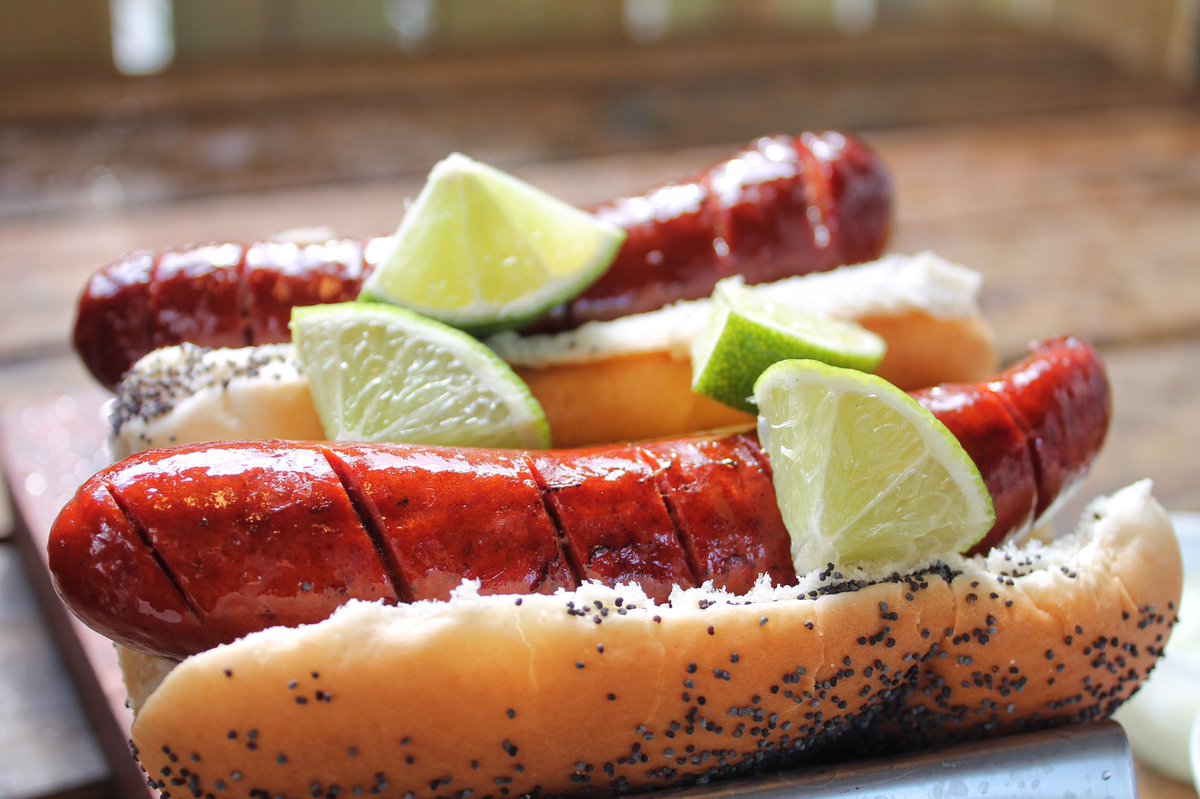 EvergoodSausage's tweet photo. Tip: Squeeze some fresh lime on your hot link. Adds a lot of value! #evergood #evergoodsausage https://t.co/5czyudfG2F