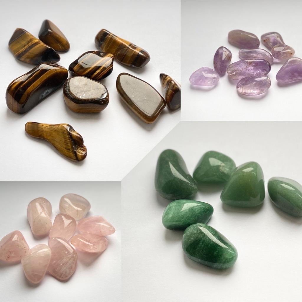 MoonlitRhiannon's tweet photo. Just some of our crystal in stock ๐คฉ๐คฉall our crystal are #ethically sourced #crystals #smallbiz #sell #healing #spirituality #onewithearth #natural #stone #shinny #rock #๐ https://t.co/AyR8G1OmMk
