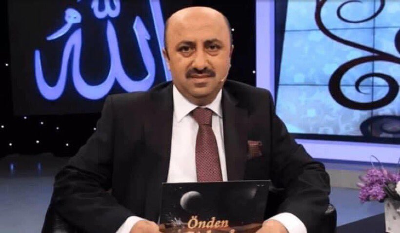 İlahiyatcı yazar Ömer Döngeloğlu hocamızın Vefatı bizleri derinden üzmüştür. Allahtan Rahmet sevenlerine ve  yakınlarına başsağlığı diliyorum.
mekanı cennet olsun.