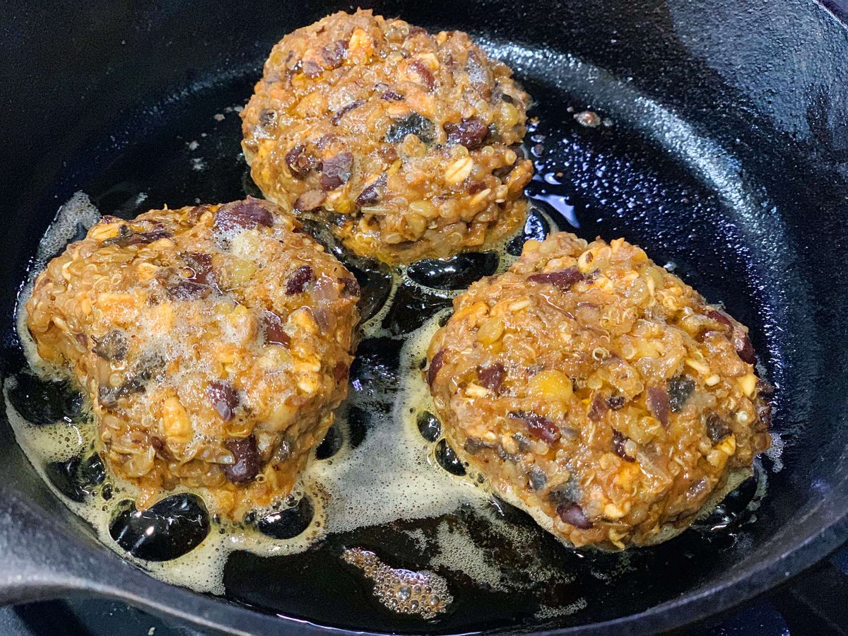 okcveggie's tweet photo. Here’s the deal w/ many veggie burgers: they’re bland, they lack texture, they fall apart &amp; they’re incapable of achieving a really great sear. But w/ these Ultimate Vegetarian Umami Burgers, I’ve remedied ALL those pain points while packing a ton of flavor + plant-based protein. https://t.co/ahefdFt9fm