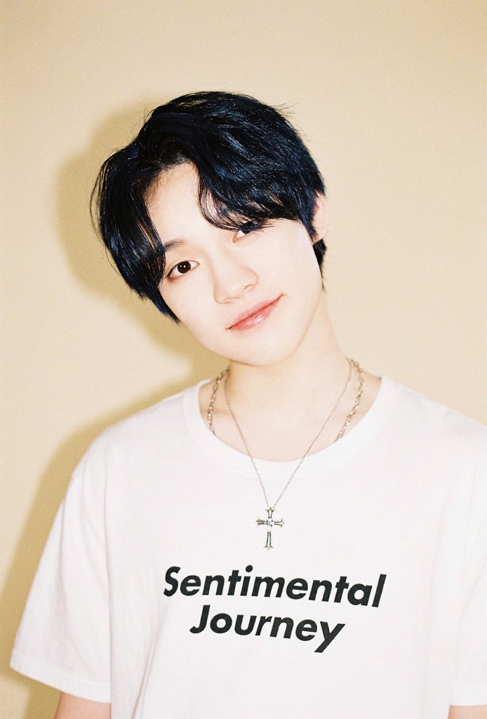 alwayslovemark5's tweet photo. Just, treat Zhong Chenle like the other member please🥺👉🏻👈🏻. I beg you SM.🙏🏻 #PleaseTreatChenleFairly https://t.co/qIBMOHjJqt