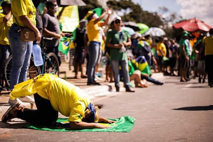 reportersalles's tweet photo. "E se o meu povo, que se chama pelo meu nome, se humilhar, e orar, e buscar a minha face e se converter dos seus maus caminhos, então eu ouvirei dos céus, e perdoarei os seus pecados, e sararei a sua terra".
2 Crônicas 7-14 https://t.co/ASJ5geWoGY
