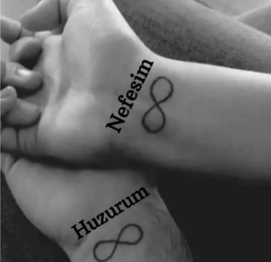 BİR KELEBEGİN ÖMRÜ KADAR MUTLULUKLARIM VAR BENİM🍷