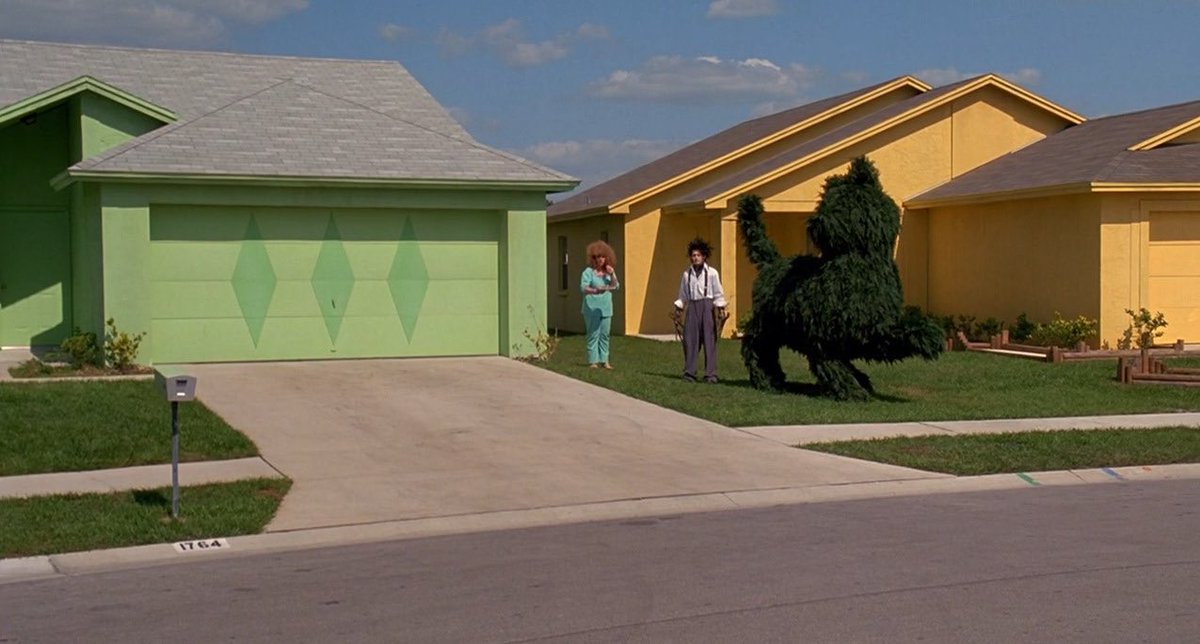 viewmistress's tweet image. #ArchitectureMovieChallenge Movie with suburban house...   EDWARD SCISSORHANDS @JanuaryMovie