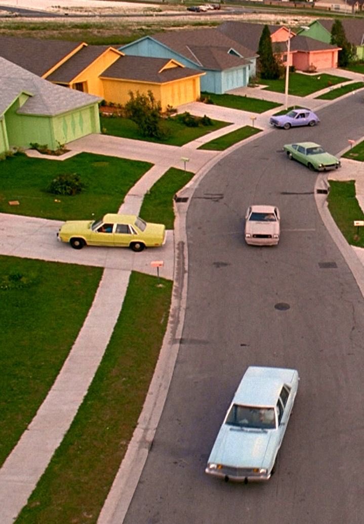 viewmistress's tweet image. #ArchitectureMovieChallenge Movie with suburban house...   EDWARD SCISSORHANDS @JanuaryMovie