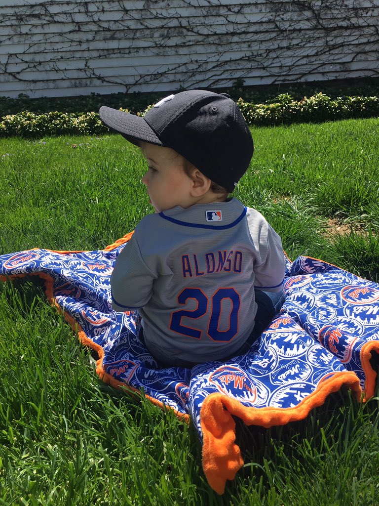 sspace22's tweet photo. Shea misses baseball season! #LGM @Pete_Alonso20 https://t.co/REJdYH3gpI