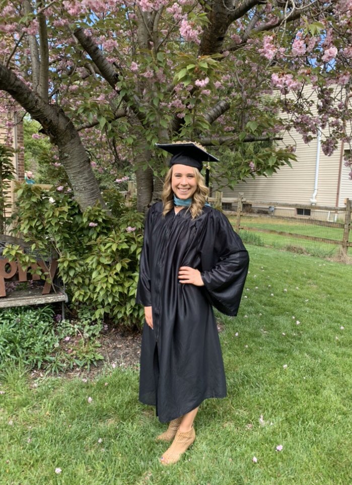 Congrats to our Graduate Assistant, Hannah!  That hood looks good on you <a href="/CoachMurphy8/">Hannah Murphy</a>!!