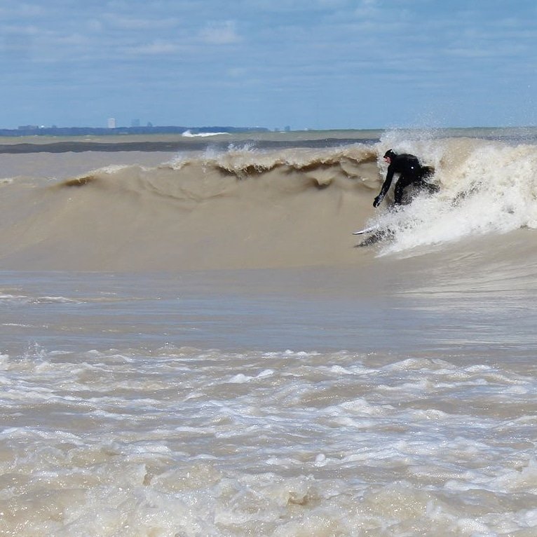 Lake Effect Surf tweet media