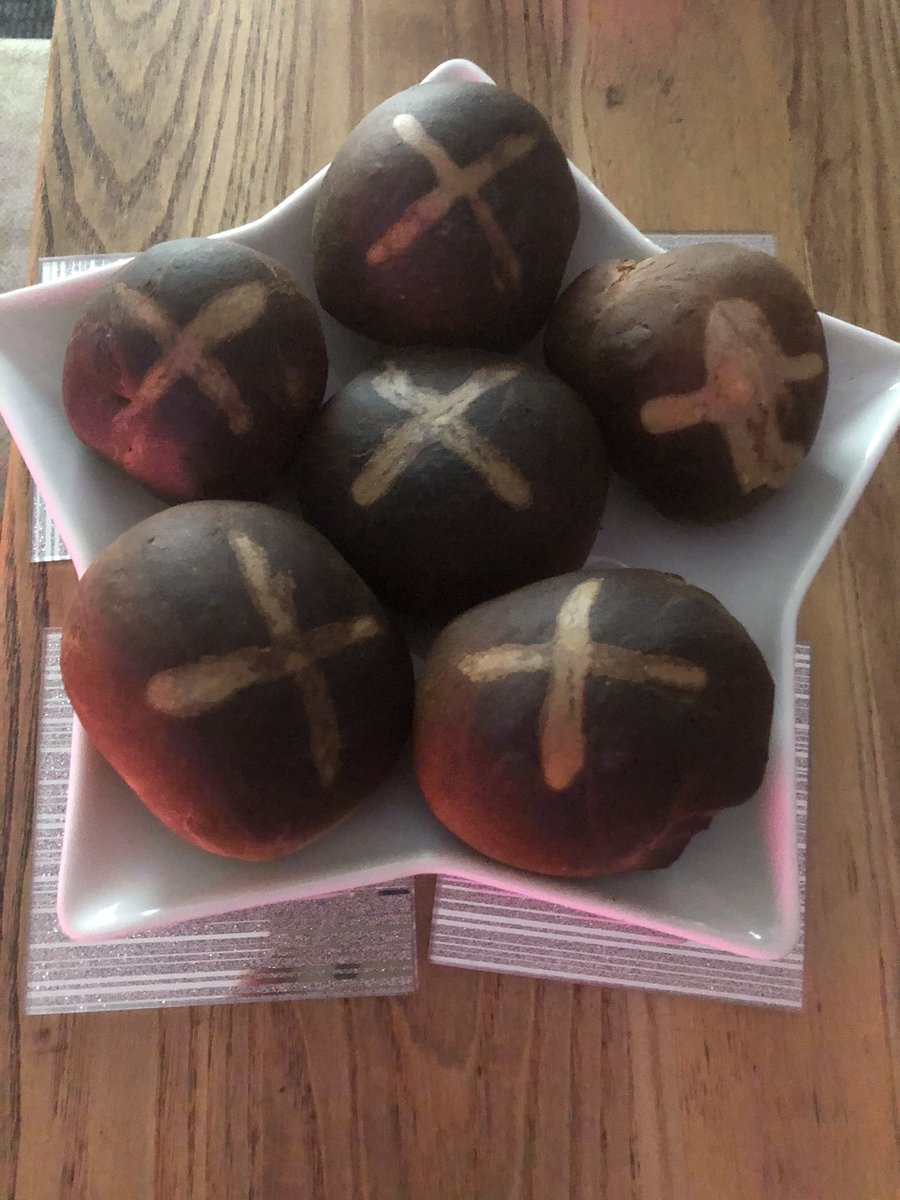MagdaAlek's tweet photo. Julie’streats- Easter cake,birthday cale, cinnamon hot cross buns and cinnamon rolls 😋 yum @Carlton_Academy https://t.co/iwOwWhmbaj