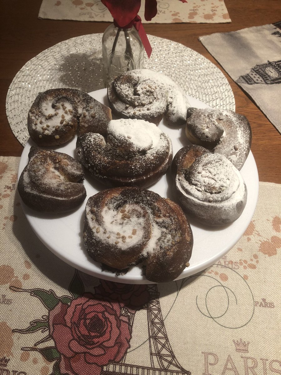 MagdaAlek's tweet photo. Julie’streats- Easter cake,birthday cale, cinnamon hot cross buns and cinnamon rolls 😋 yum @Carlton_Academy https://t.co/iwOwWhmbaj