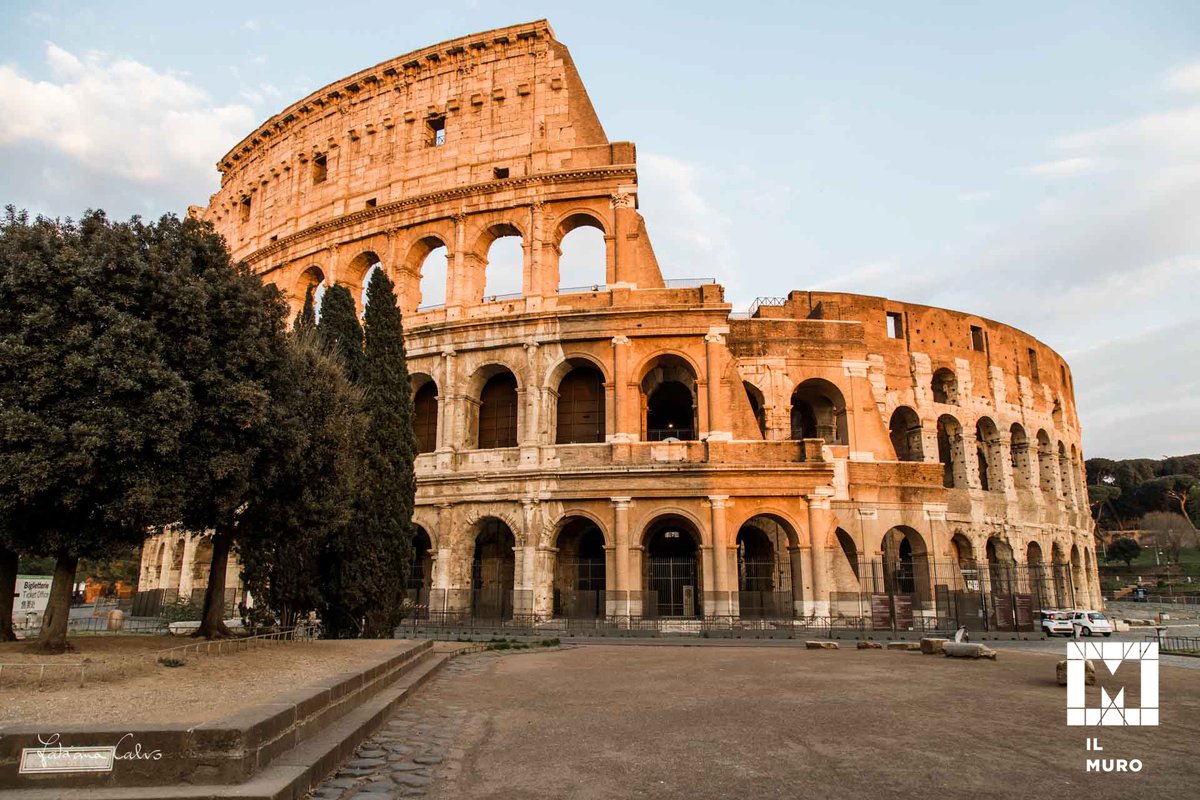 ILMURO_'s tweet photo. E come un libro aperto ad ogni pagina, che si legge d’un fiato, il lauro fruscia su una balaustrata cotta.
Il Colosseo è come il teschio di Argo: nelle occhiaie vuote gli nuotano le nubi, ricordo dell’antico gregge.
(Josif Brodskij)

#Colosseo #Roma #lockdown
Ph. Fabiana Calvo https://t.co/TJ3PtkIdpq